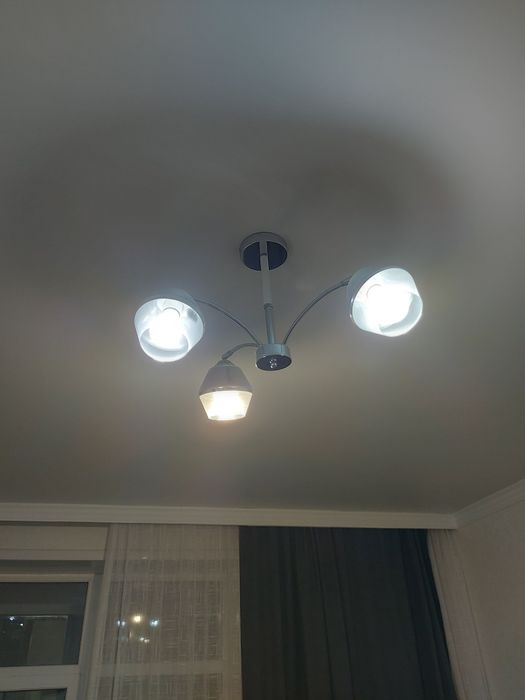 Продаётся люстра