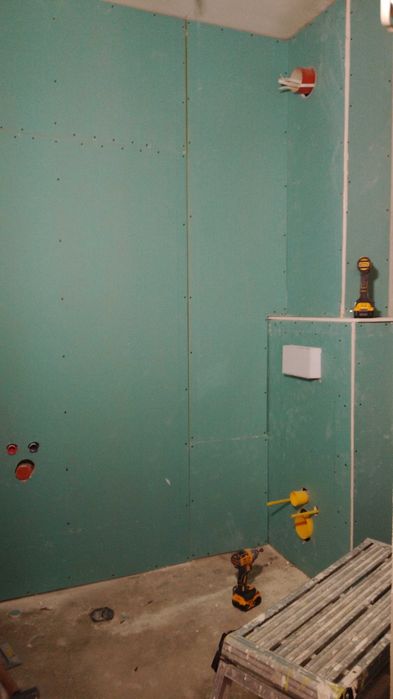 Монтаж на гипсокартон и окачени тавани Армстронг / Хънтър