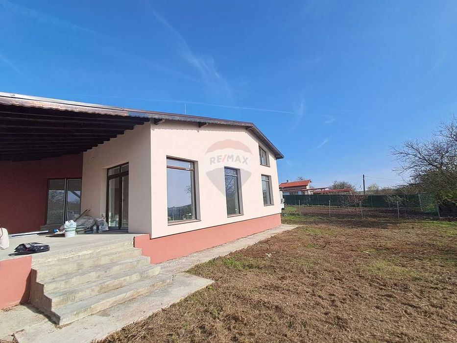 Къща в Варна, област-с.Изгрев площ 160 цена 369000