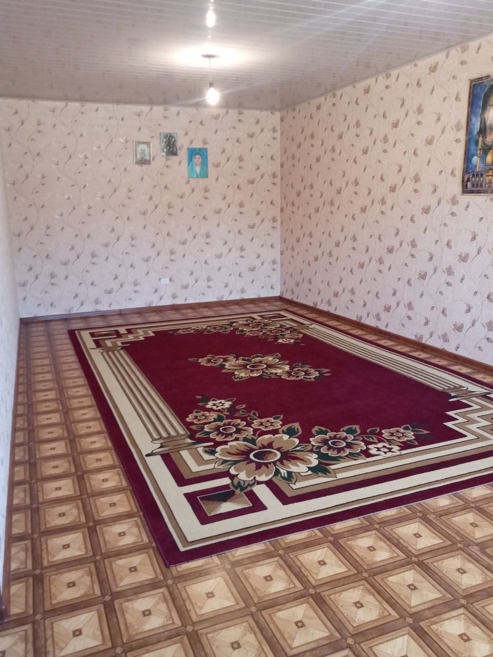 Уй сотилади яхши холатда, ближе к суперу.