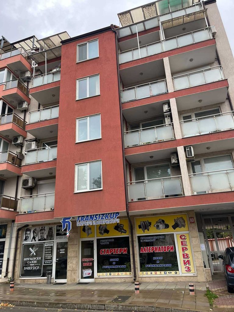 Дава се под наем Двустаен апартамент в Враца, Център - 69 кв.м за 244.8 € - Снимка #11