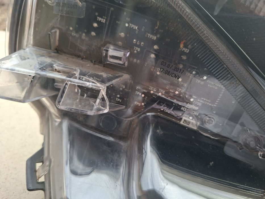 Ляв фар Toyota Auris 2013 - 2018