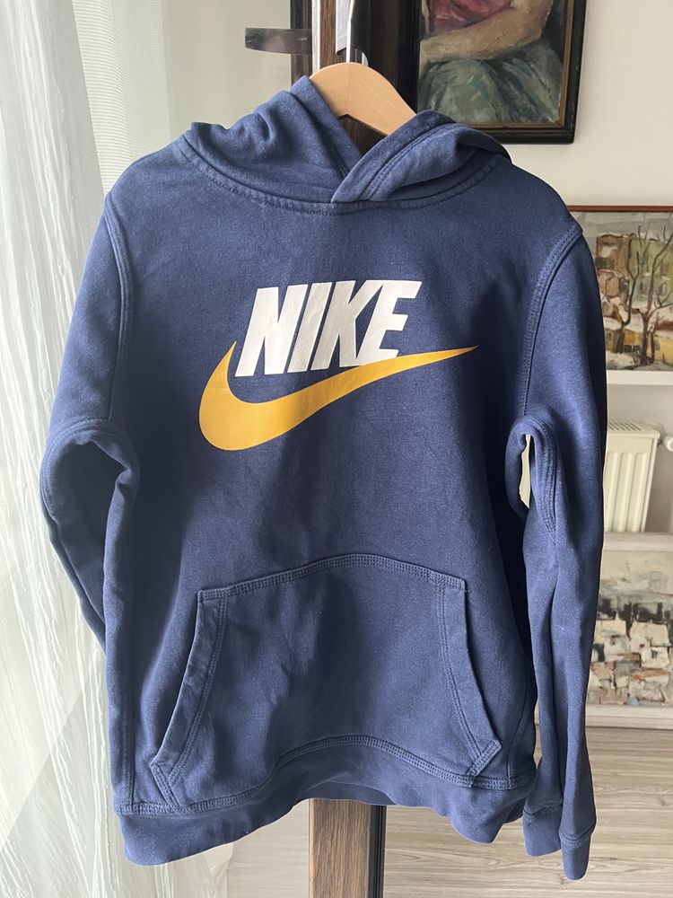 Pulovar Nike marimea 137/147 albastru cu logo mare pentru baieti