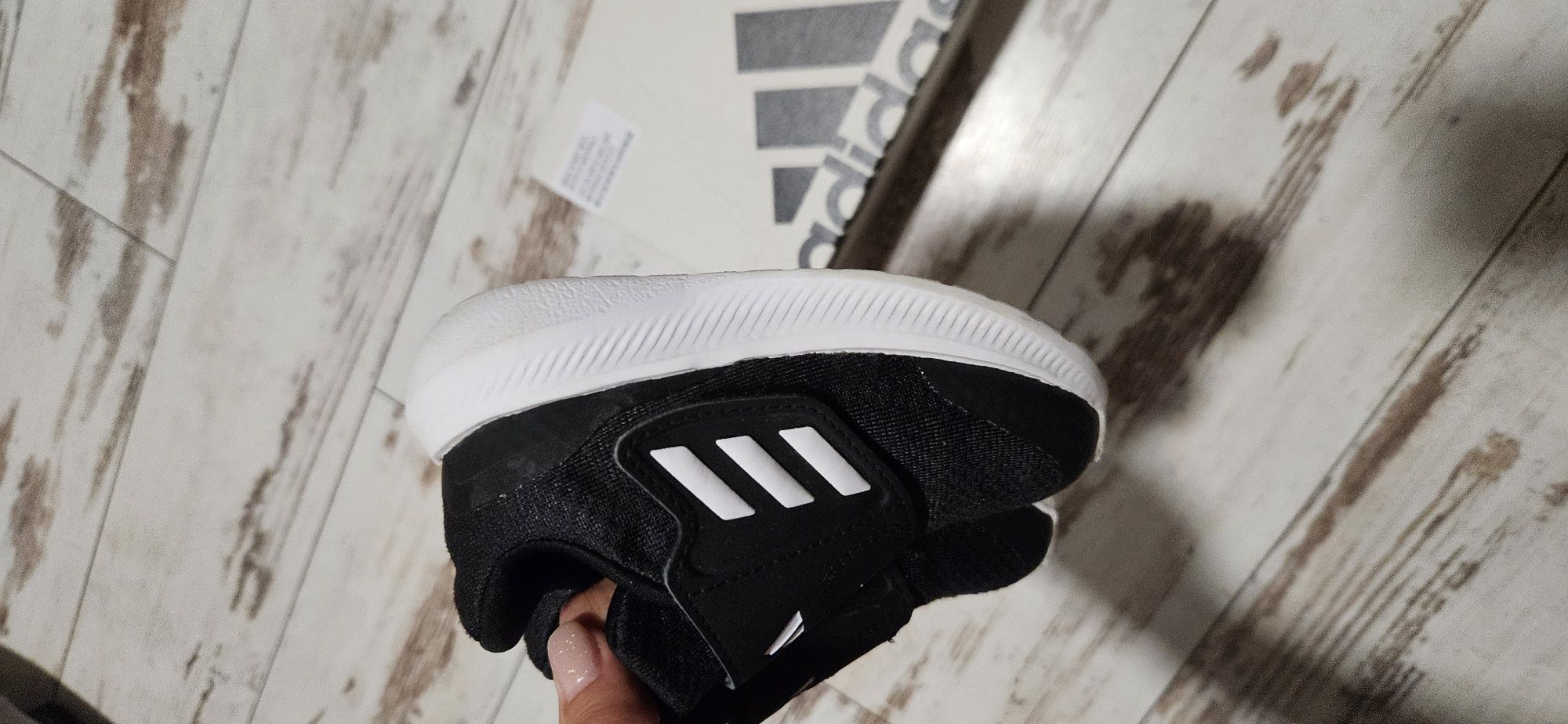 Маратонки Adidas за бебе / дете