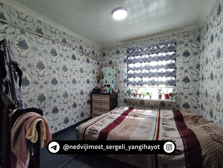 Сергели Чаш тепа кварт на земле 4ком+Хол 100кв,м. 100м до 1 ст метро