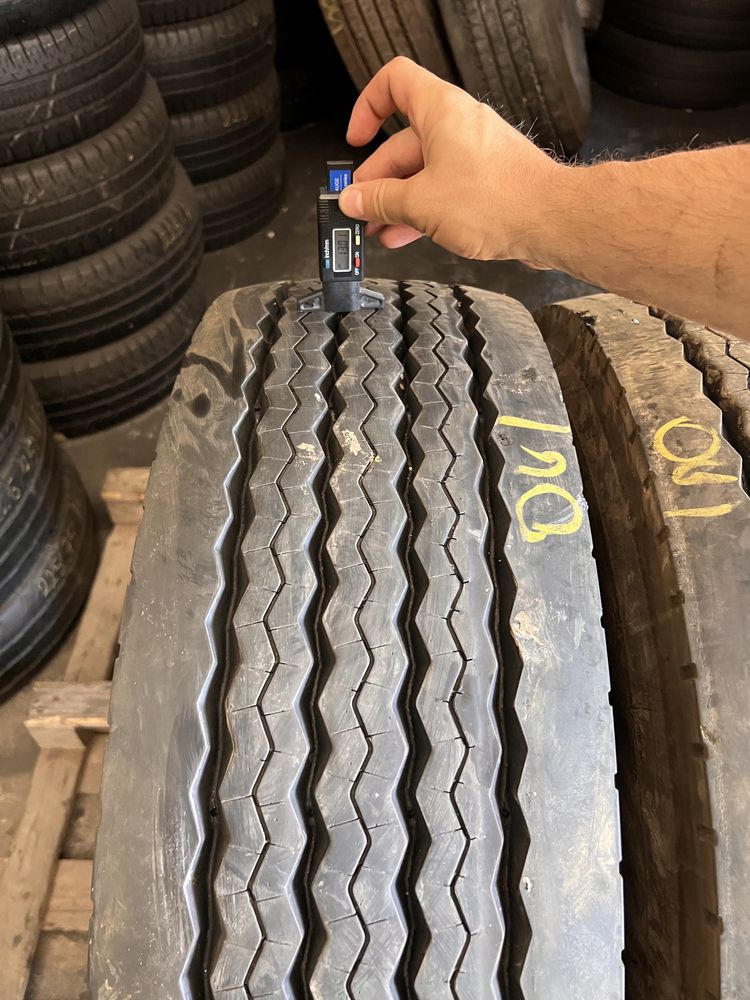 2 anvelope camion 285/70/19.5 , Michelin , 13 mm !