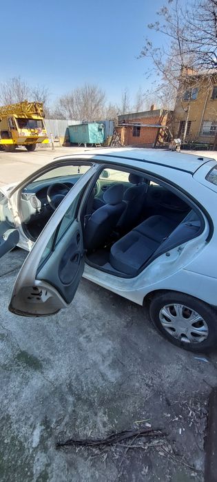 Рено    .  Меган