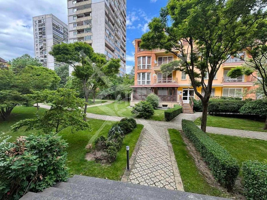 Продава се Двустаен апартамент в София, Борово - 65 кв.м за 3847 €/кв.м - Снимка #15