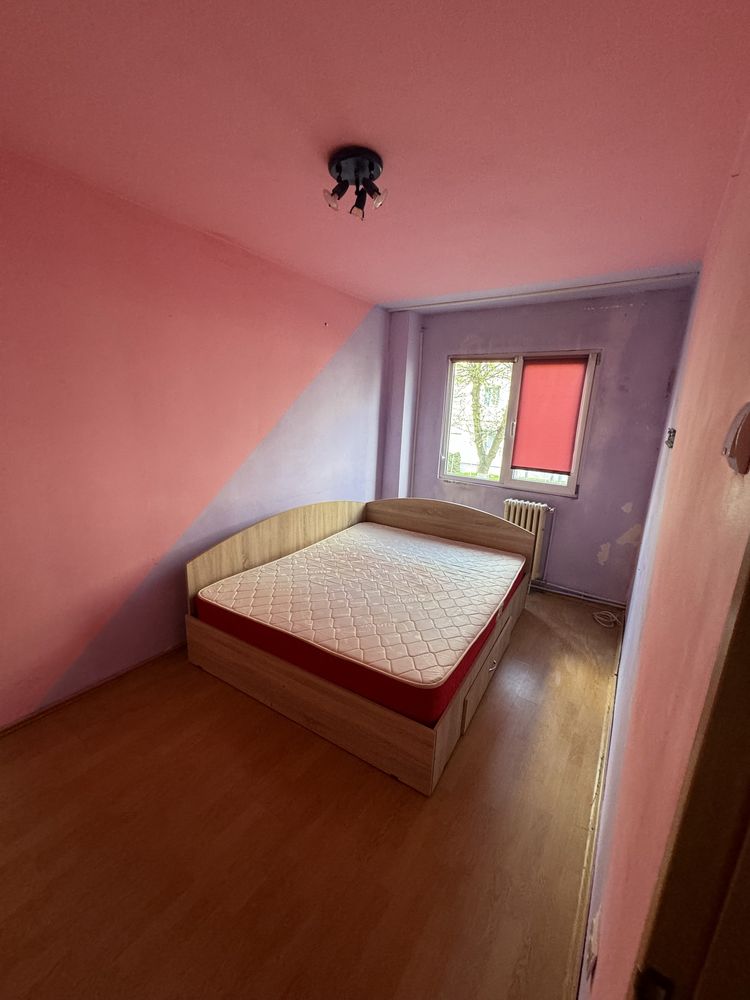 Vand apartament cu 4 camere zona Manastur