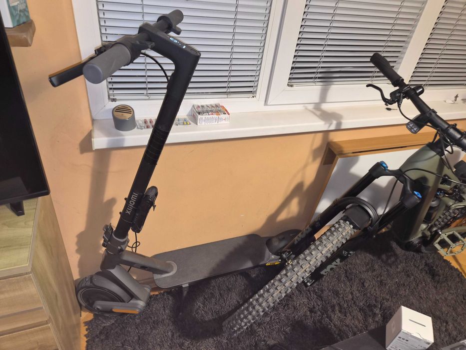 Електрическа тротинетка Xiaomi 4 Ultra на 300км, като нова