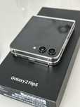 Samsung Galaxy Z Flip 5, 256 GB. Impecabil, folosit doar o saptamana