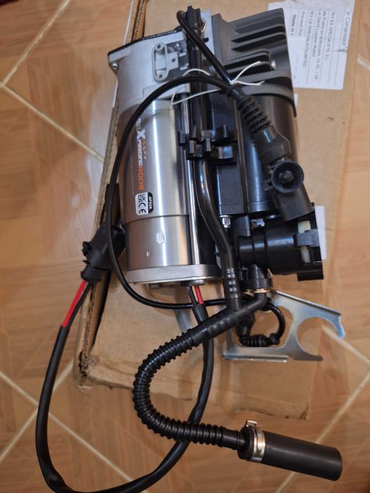 Compresor aer suspensie pneumatica Audi Q7, Porsche Cayenne,VW Touareg