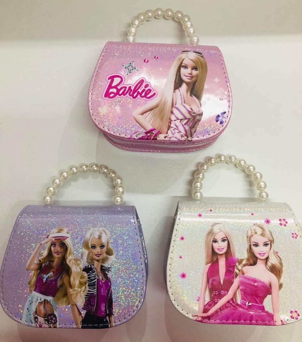 И още от любимите чантички на Барби за малките дами /чантичките са и с