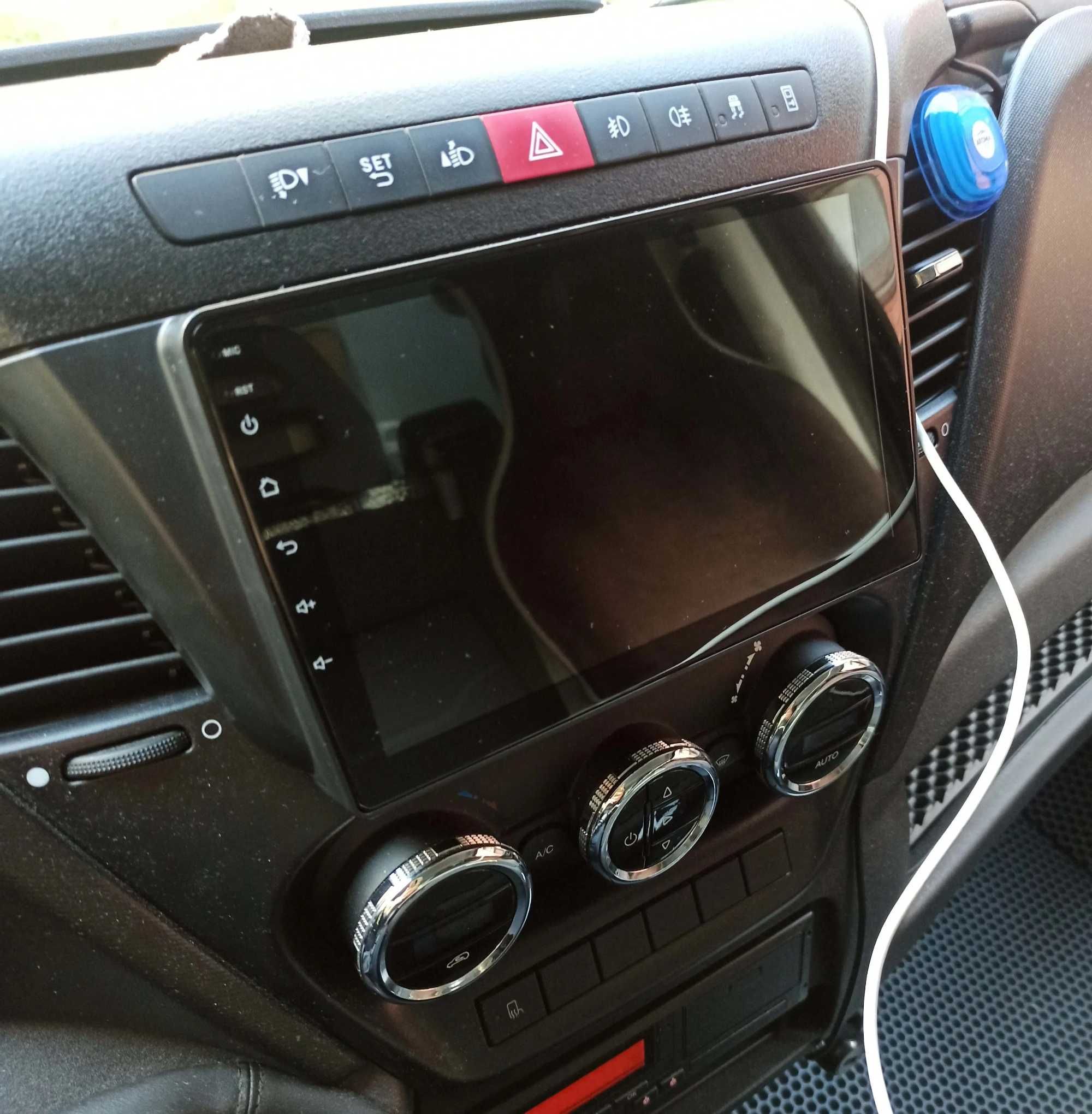 Navigatie Android Iveco Daily 2013-2021 - CarPlay AndroidAuto QLed