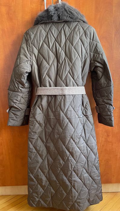 Haină groasă de iarnă, maro cu blană. Mărimea 40
