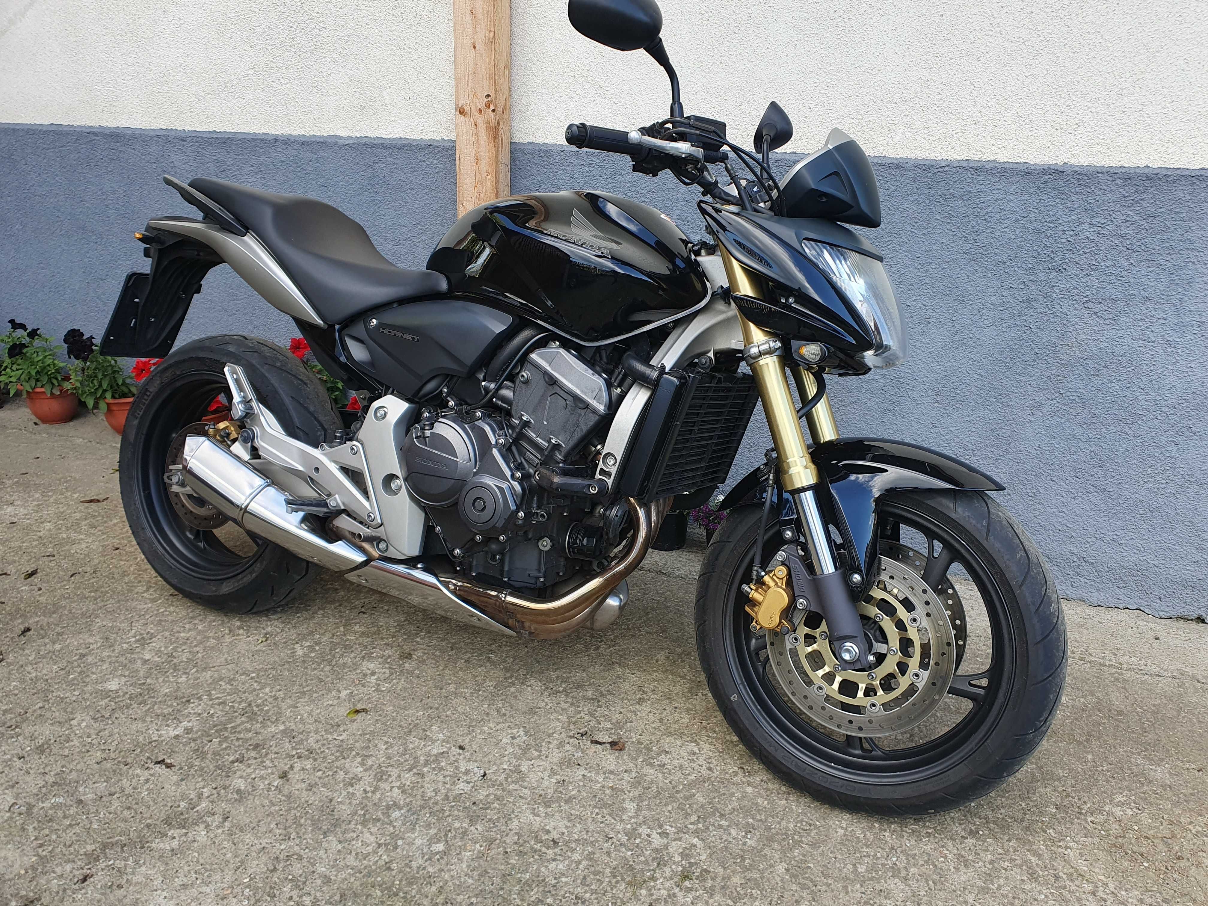 Vând Honda Hornet pc41.( nu ktm yamaha kawasaki suzuki)