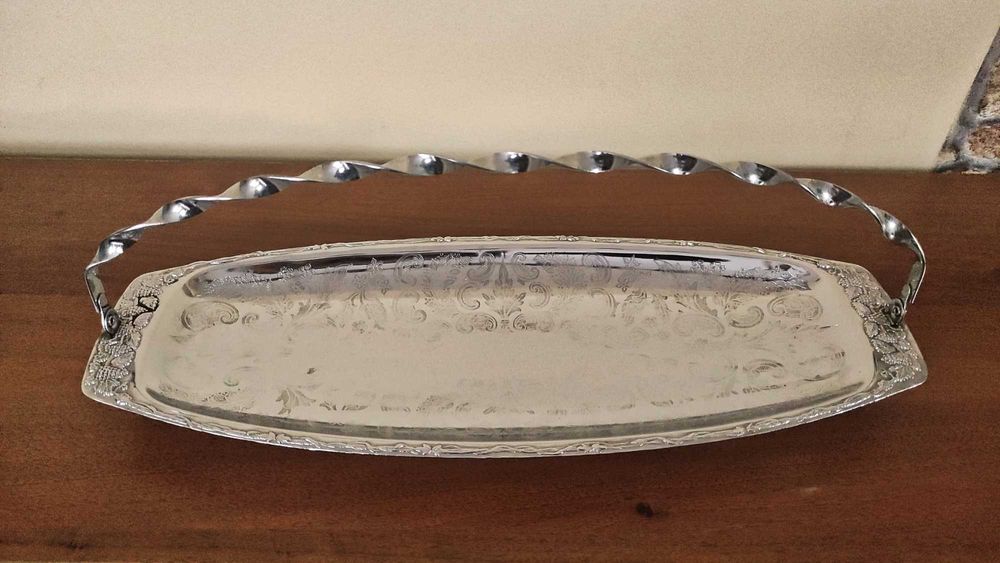 Голямо метално плато с подвижна дръжка