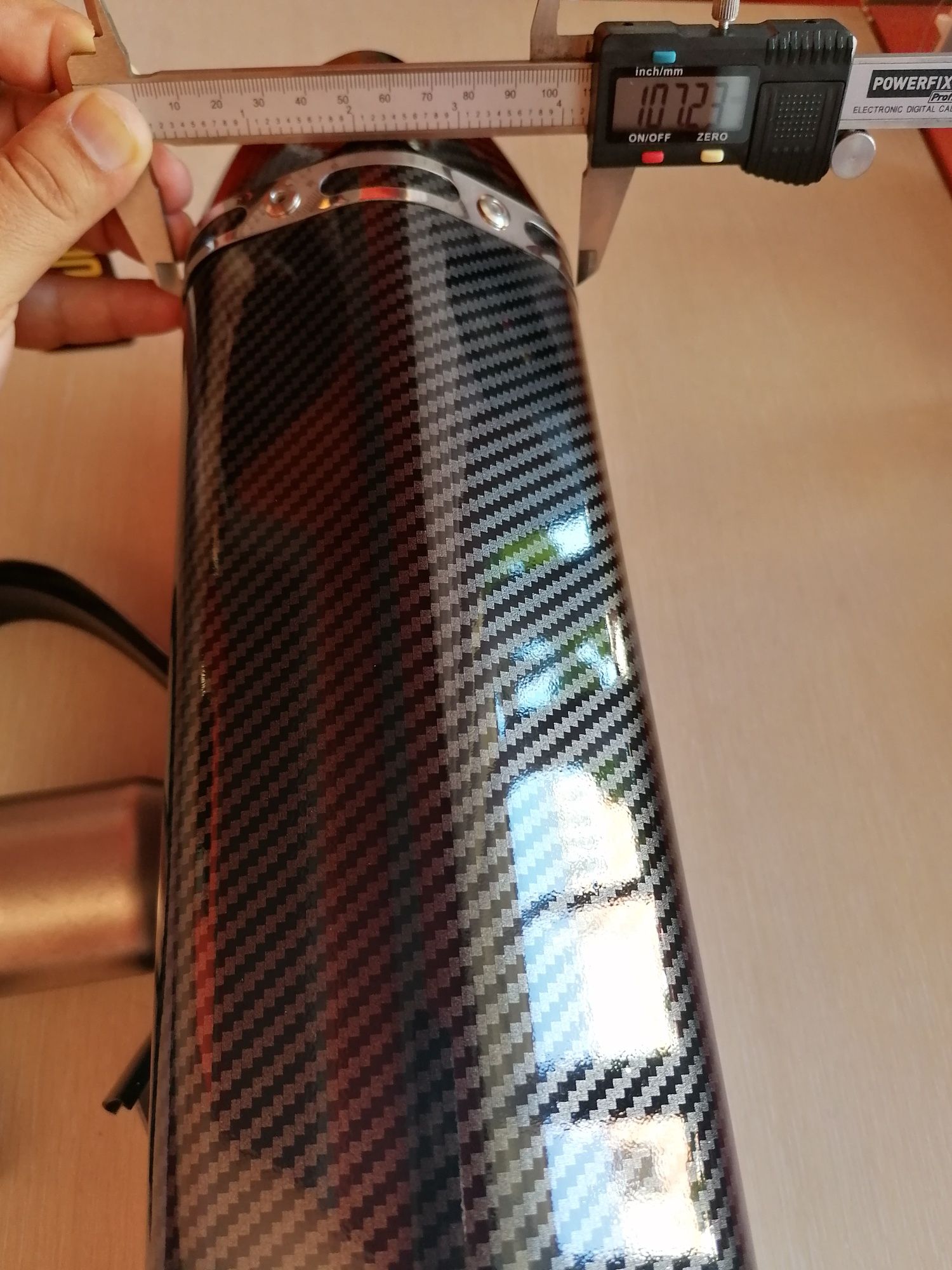 Ауспух за мотор Akrapovic 47см. Генерация.