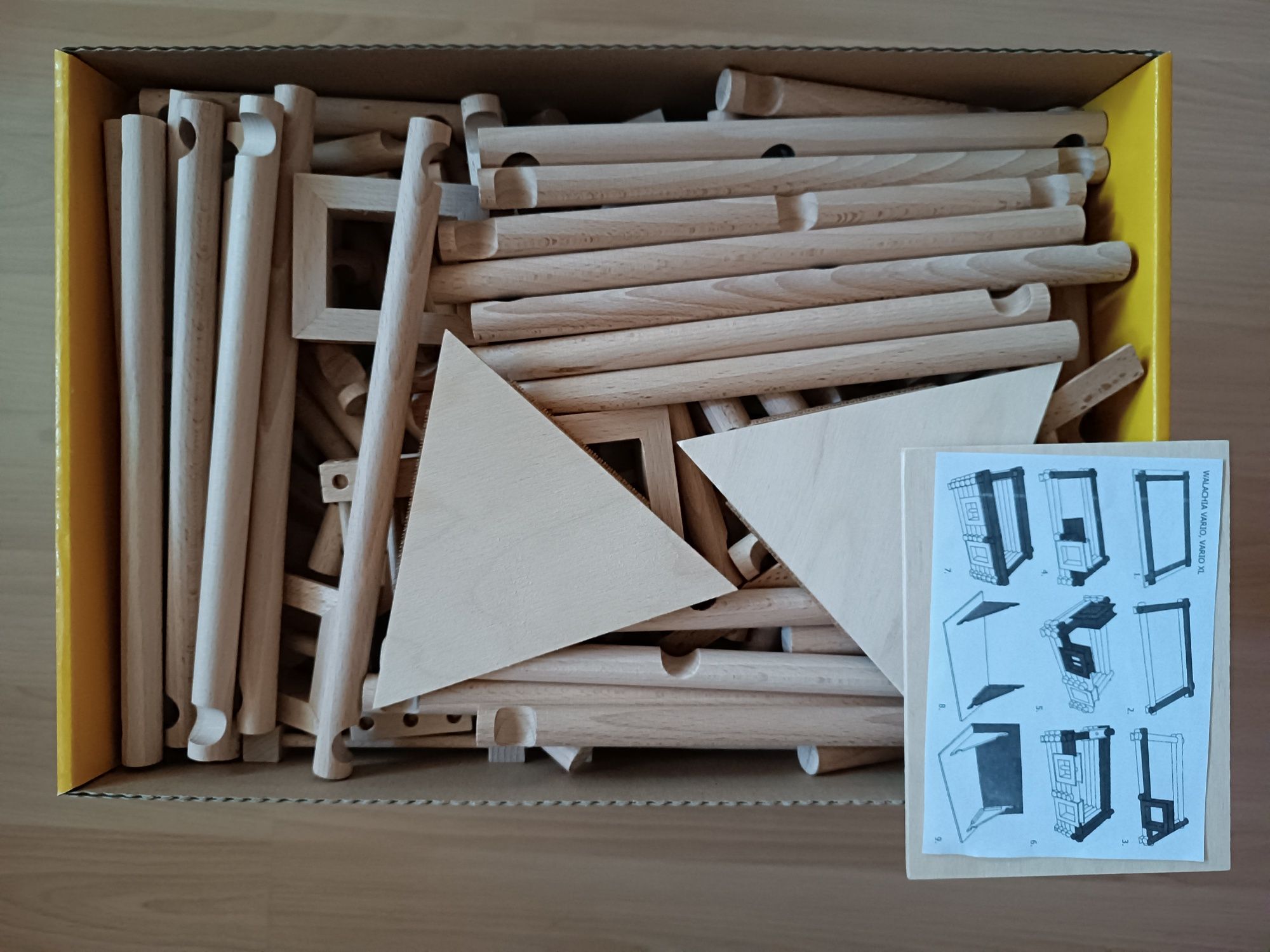 Set construcție căsuțe din lemn - pentru micii arhitecți