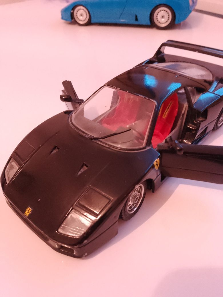 Метална количка ferrari bburago мащаб 1:24