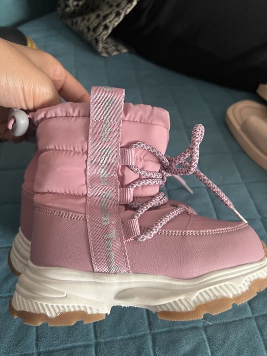 Новый не разу не одевали размер 22-37