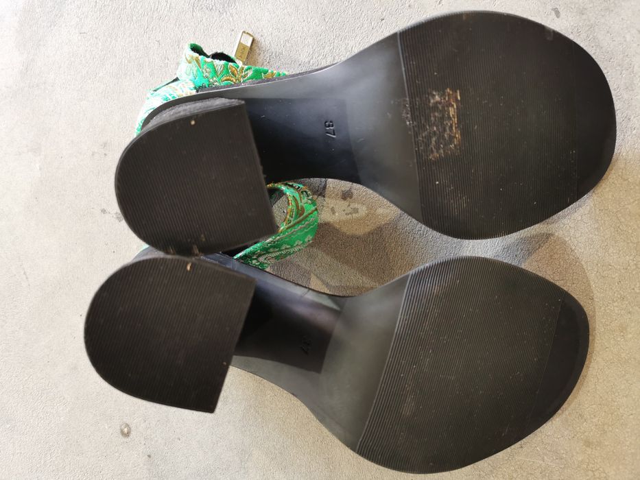 Sandale, botine, saboti