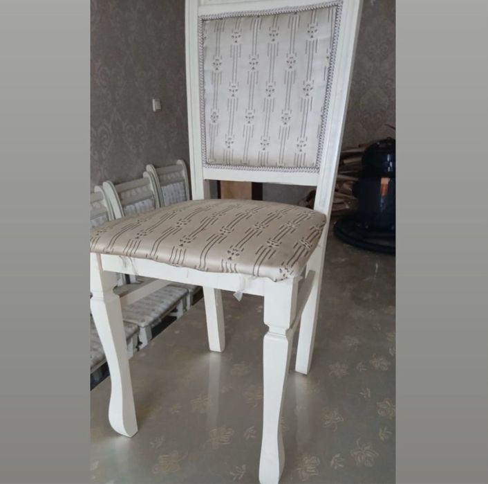 Стулья хорошего качества, в хорошем состоянии