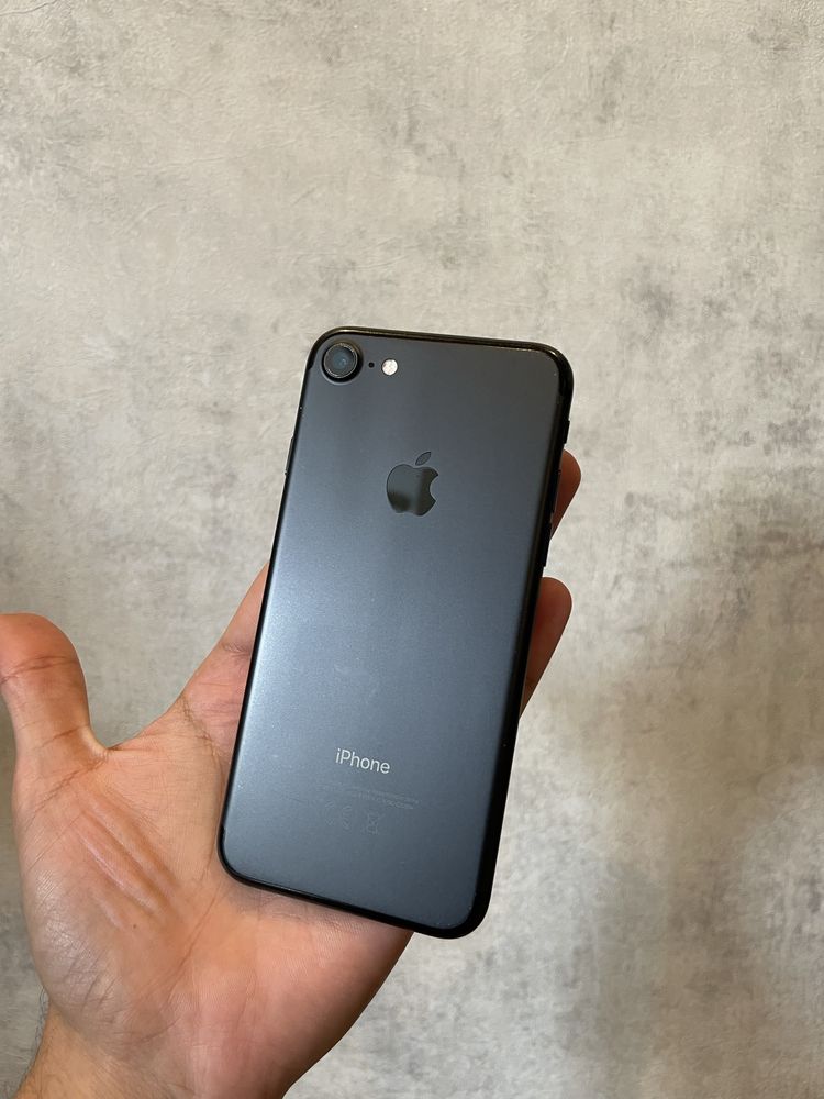 iPhone 7   32gb.  (черный)