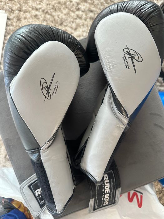 Боксови ръкавици Diamond Dekkers супер запазени 12 oz