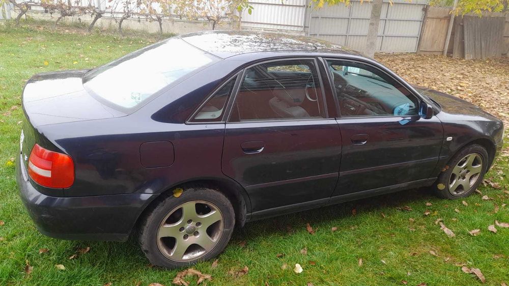 De vanzare Audi A4, an 2000, 1,6 benzina, GPL, 1200 euro