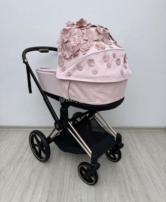 Cybex Priam Simply Flowers Pink 4.0 chassis Rosegold stroller