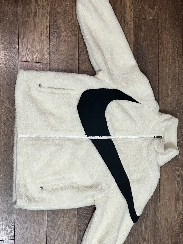 Продавам дрехи (nike,corteiz)