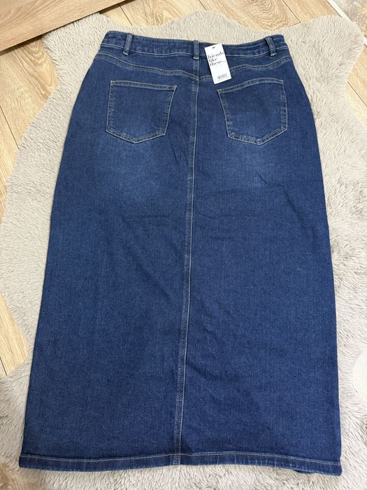 Дълга дънкова пола и дънки чисто нови с етикет.