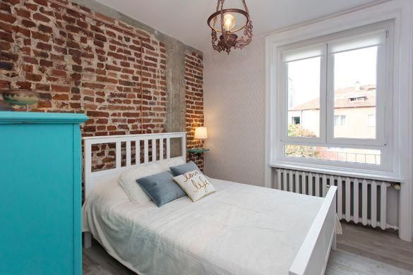 Дава се под наем Тристаен апартамент в София, Център - 70 кв.м за 1100 € - Снимка #1