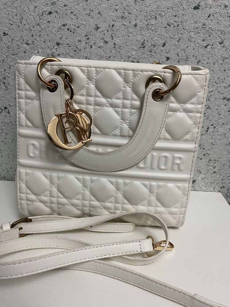 Сумка  от  Dior