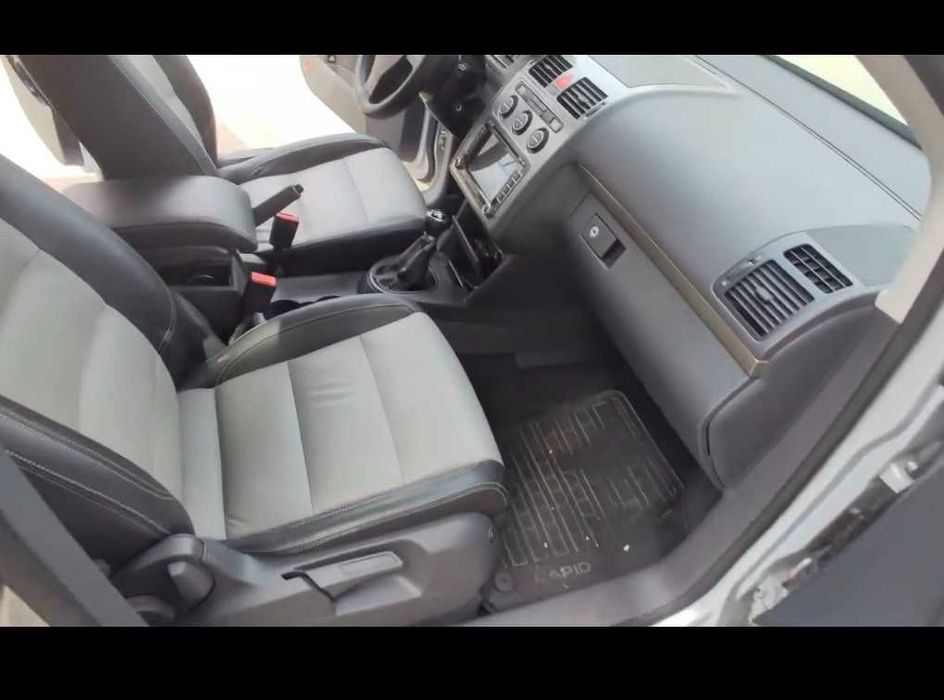 VW Touran   acte valabile 05/2026