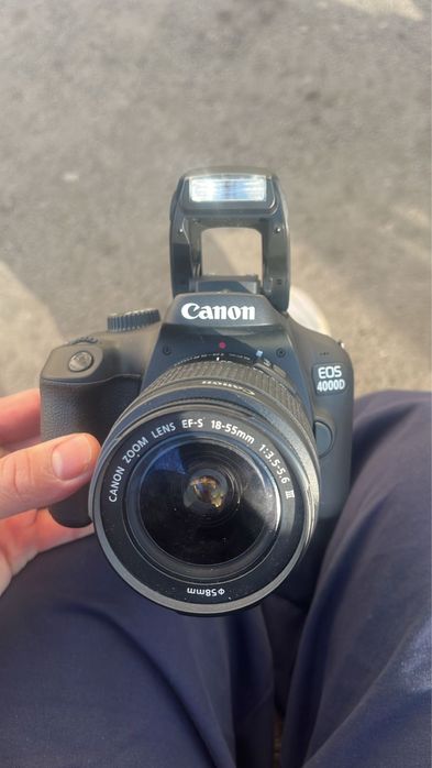Canon EOS 4000D