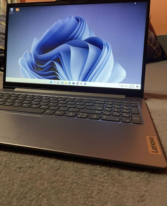 Vand laptop Lenovo IdeaPad Slim 3