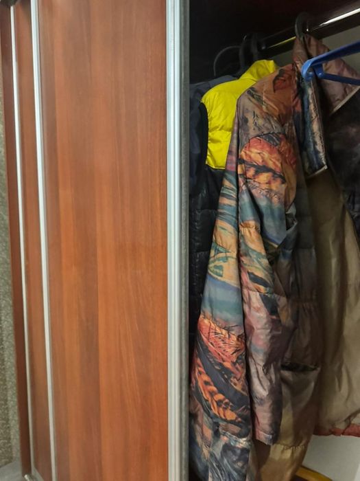 Продам шкаф в прихожую