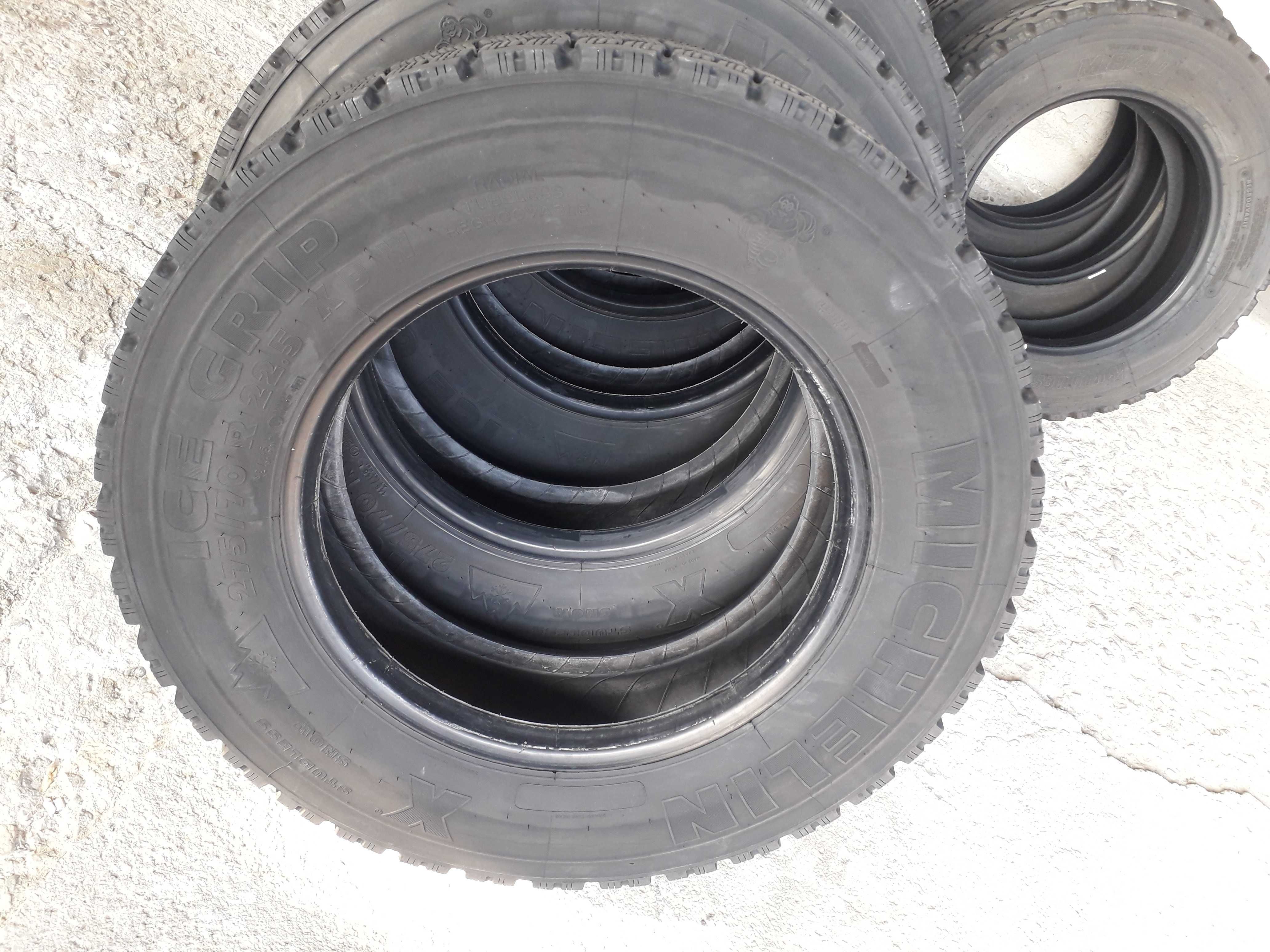 1 Тежкотоварна гума R22.5 275/70 Michelin XIceGrip XDW 148/145L SNOW