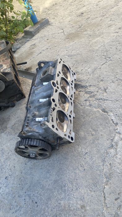 Голф 1.8 матор, галовка