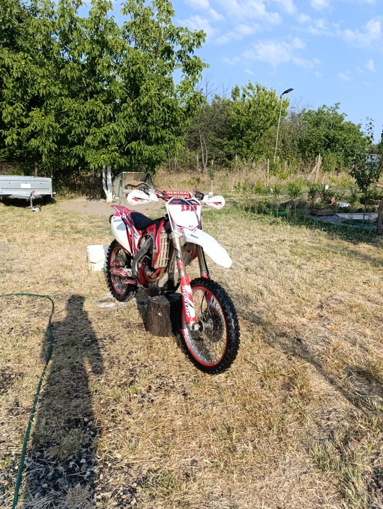 Продавам Хонда crf250r 2012г.
