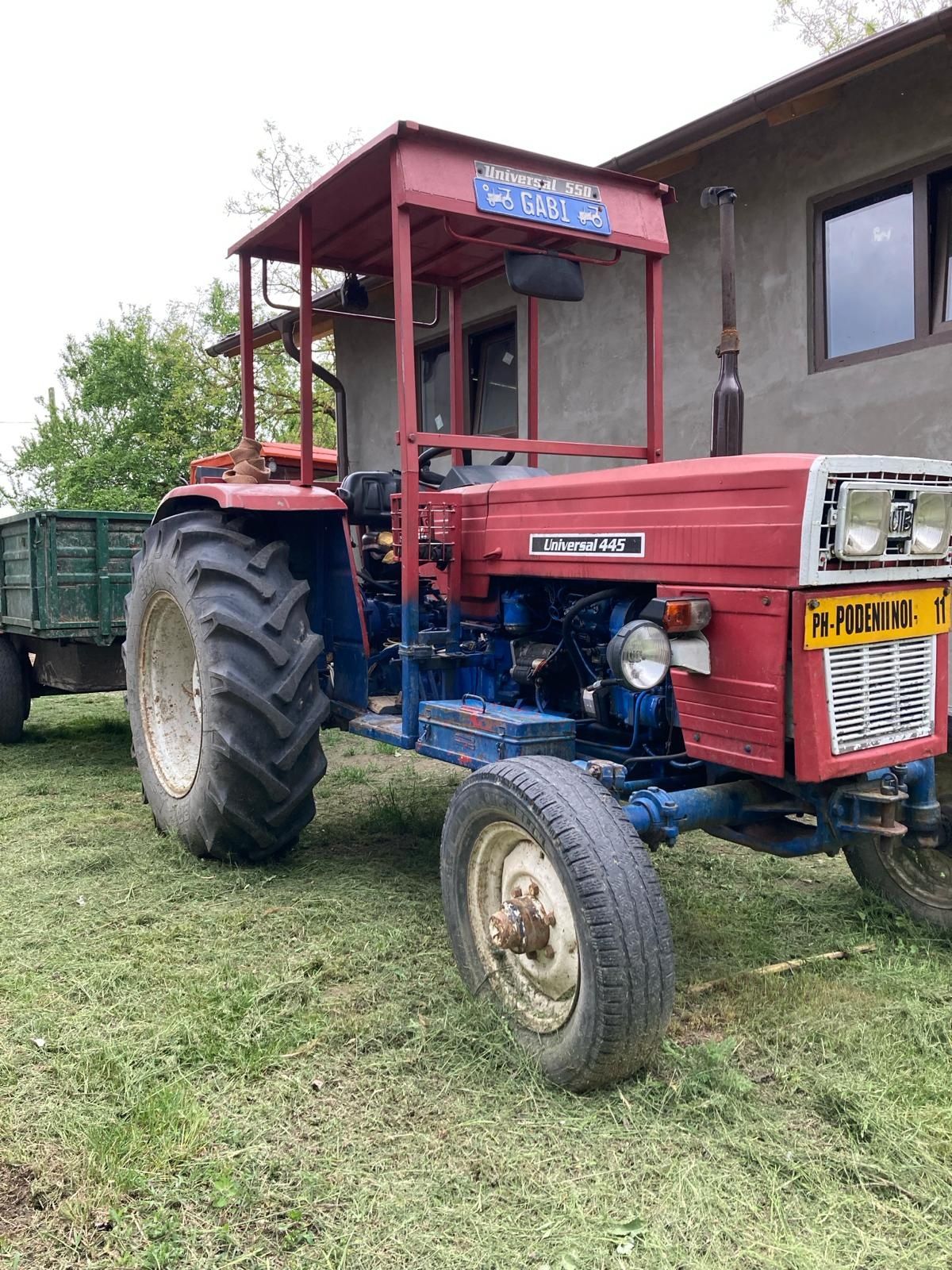 Vând tractor utb 550