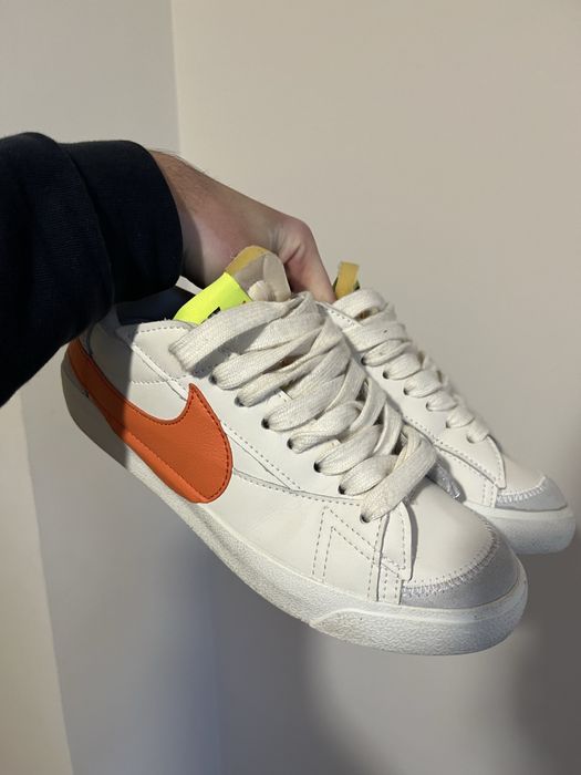 Чисто нови обувки на схема