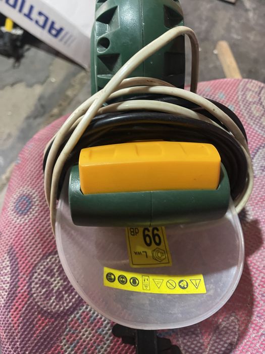 Foarfeca electrică gard viu