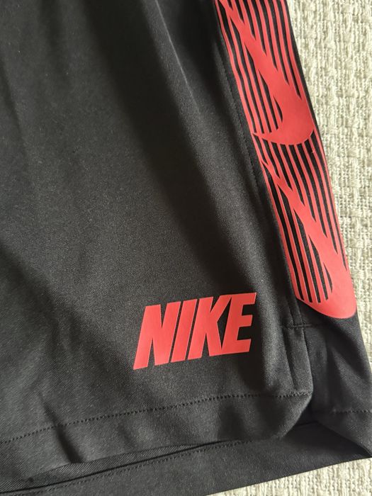 Nike Dri-fit къс панталон размер S