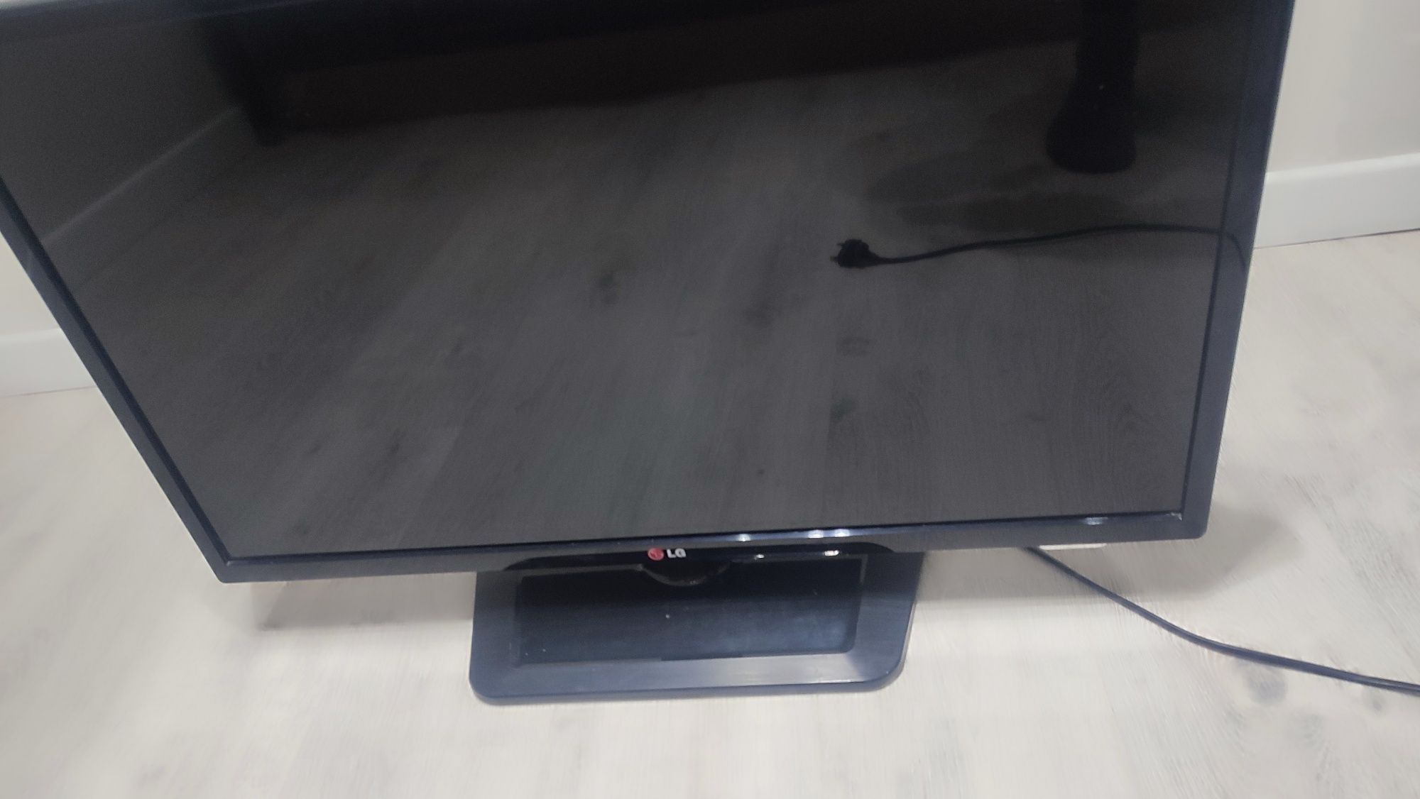 Телевизор LG в рабочем состоянии