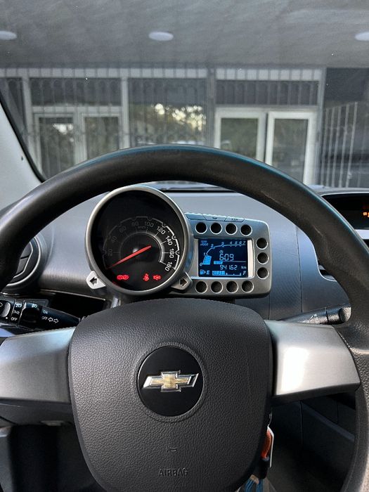 Продаётся Chevrolet Spark, бензин