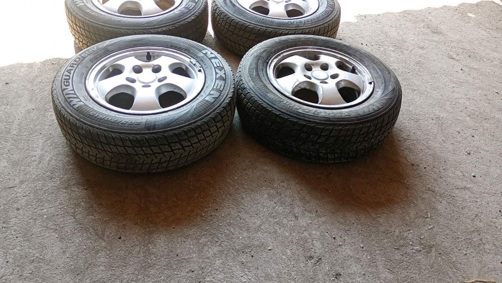 Продавам гуми с джанти ХОНДА ЦРВ 1