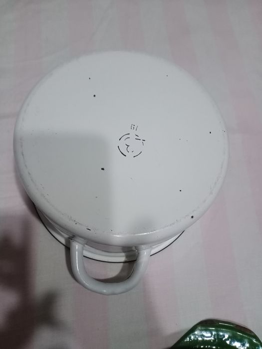 Кастрюли  эмалированные, казанчик чугунный советские